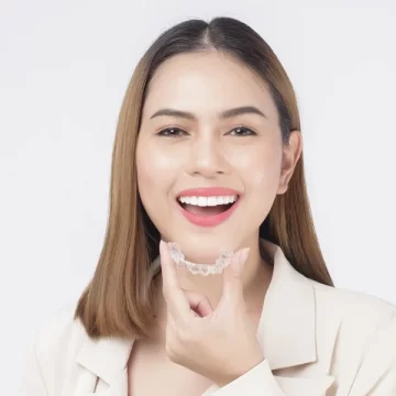 How Clear Aligners Treatment Straightens Your Teeth?